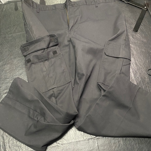 NWOT - Dickies Mens Cargo work Pants 42X30 - Picture 2 of 7
